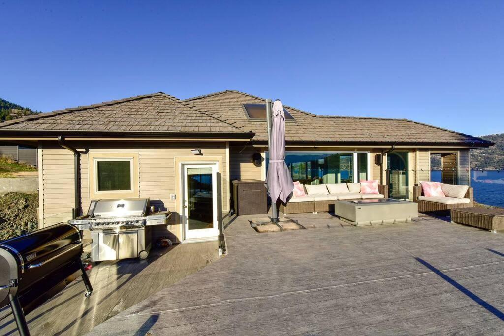 Short Term Rental Approved. Stay Worry Free! Kelowna Exterior photo