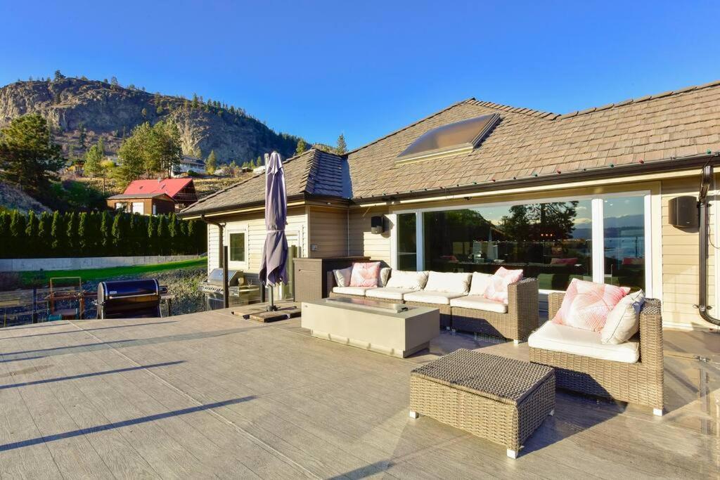 Short Term Rental Approved. Stay Worry Free! Kelowna Exterior photo